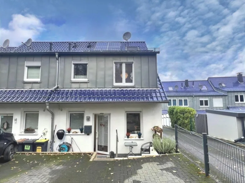 Hausvorderseite - Haus kaufen in Wuppertal - Modernes Reihenendhaus in gefragten Wohnquartier...