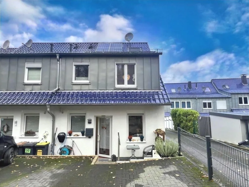 Hausvorderseite - Haus kaufen in Wuppertal - Modernes Reihenendhaus in gefragten Wohnquartier...