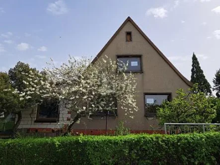  - Haus kaufen in Zeitz - FAMILIÄRE WOHN- UND VERKAUFSFLÄCHE IN EINEM