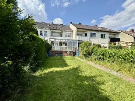  - Haus kaufen in Neustadt am Rübenberge - 6 ZIMMER - WINTERGARTEN - BALKON - PARTYKELLER