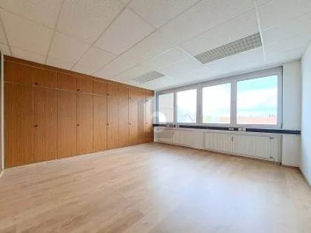  - Büro/Praxis mieten in München - KOMPLETTE SEITE FÜR IHR BUSINESS - MIT AUFZUG