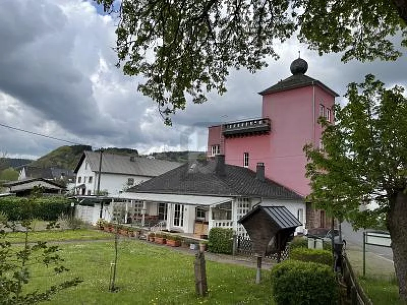  - Gastgewerbe/Hotel kaufen in Birresborn - HOTEL, GASTRO, BIERGARTEN, SCHLOßTURM AIR BNB?