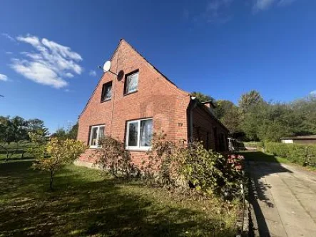  - Haus kaufen in Bergenhusen - GEMÜTLICHES WOHNEN IN IDYLLISCHER LAGE 