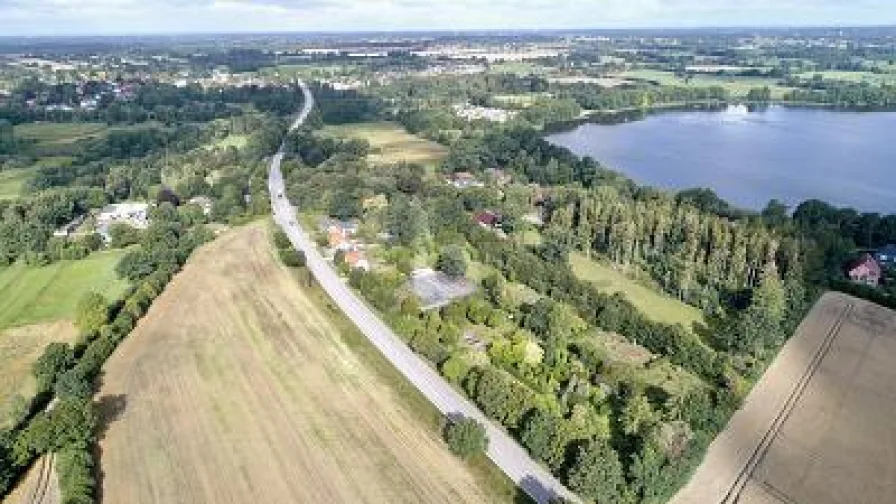  - Haus kaufen in Bornhöved - BESTANDSBAU MIT NEUBAUPLATZ UND VIEL FLÄCHE