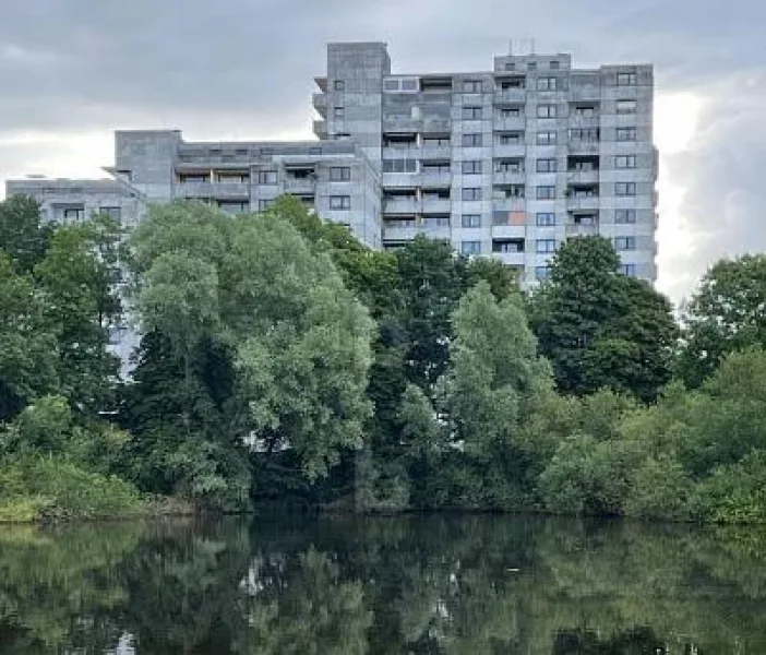  - Wohnung kaufen in Reinfeld (Holstein) - CHARMANTES ZUHAUSE MIT BLICK AUF DEN TEICH