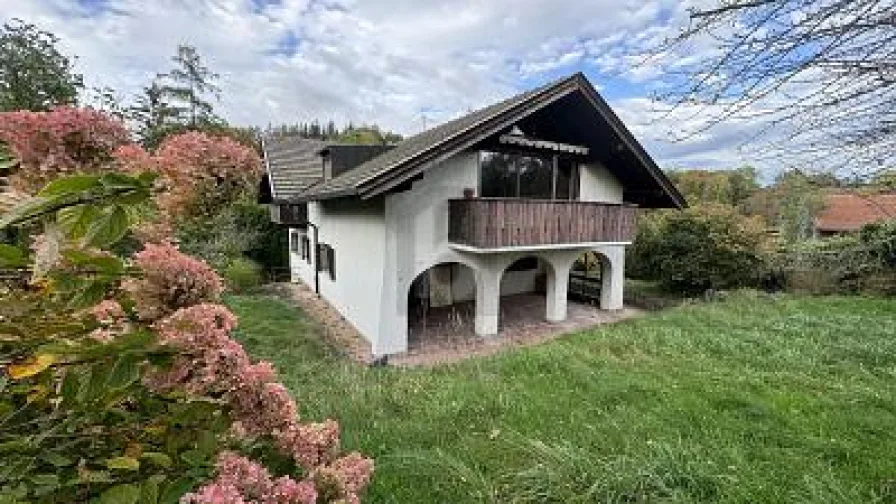  - Haus kaufen in Berg - RAUS AUS DEM DORNRÖSCHENSCHLAF