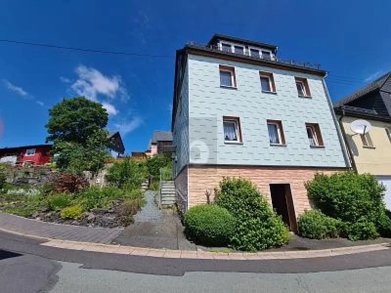  - Haus kaufen in Nordhalben - GROßZÜGIG UND RENOVIERUNGSBEREIT