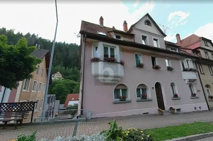  - Haus kaufen in Triberg - EIN LUKRATIVES RENDITEOBJEKT