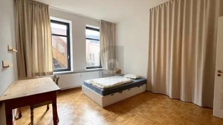  - Wohnung kaufen in Kiel - HOCHWERTIG SANIERTE ALTBAUWOHNUNG MIT ATELIER