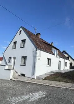  - Haus kaufen in Adelsried - GROßZÜGIG UND KERNSANIERT