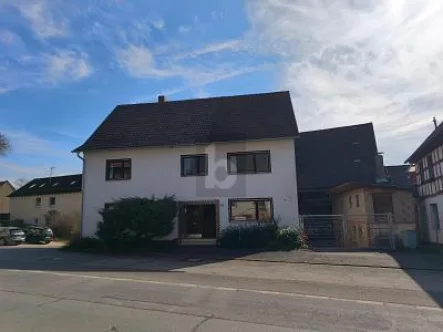  - Haus kaufen in Meeder - VIEL PLATZ, SCHEUNE MIT PHOTOVOLTAIK ANLAGE