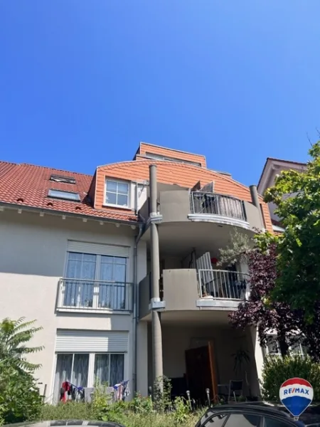 Aussenansicht - Wohnung kaufen in Walldorf - Moderne Maisonettewohnung mit Balkon in 69190 Walldorf