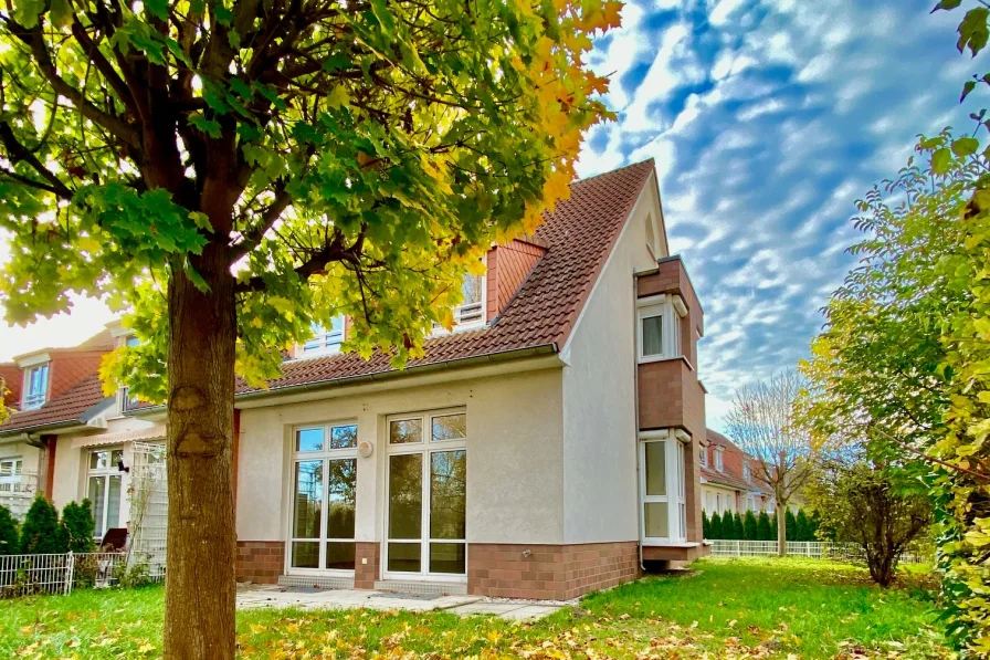  - Haus kaufen in Dallgow-Döberitz - Großzügiges Reihenendhaus auf 3 Etagen (179,26m² Nutzfläche), nur 6km vor Berlin
