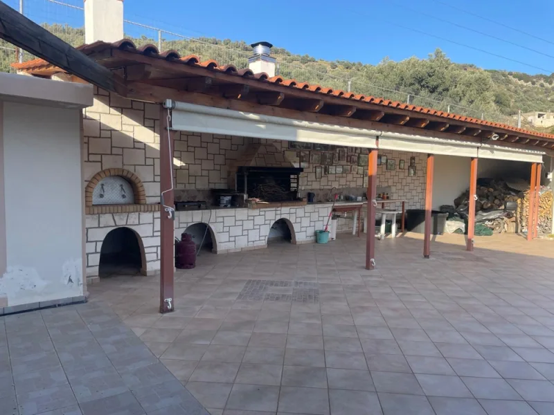 Außenküche - Haus kaufen in Grigoria - Ferienhaus auf Kreta in ruhiger Lage zum Erholen