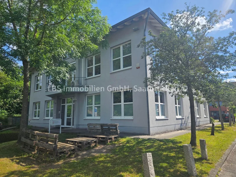 Vorderseite - Büro/Praxis kaufen in Saarbrücken - Exklusives freistehende Bürogebäude im Innovationscampus Saarbrücken