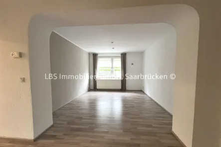 Wohn/Essbereich - Wohnung kaufen in Saarlouis - Einziehen und Wohlfühlen - Erdgeschosswohnung mit Terrasse  in schöner Lage von Saarlouis-Roden