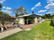 Gartenhaus mit Terrasse