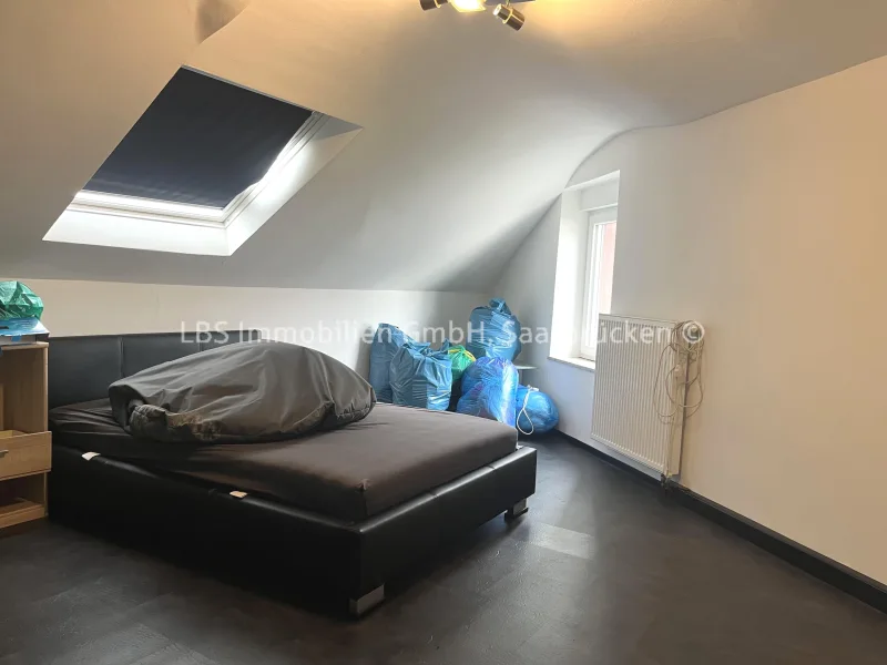 Schlafzimmer DG