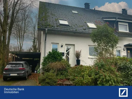 Frontansicht - Haus kaufen in Bad Oeynhausen - Trautes Heim, Glück allein!