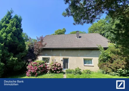 Hausansicht - Haus kaufen in Herford - Absolute Rarität im Grünen!  Ihr neues Domizil wartet schon auf Sie!