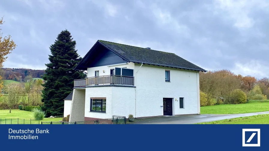 Hausansicht - Haus kaufen in Preußisch Oldendorf - Generationenwohnen mitten im Grünen!