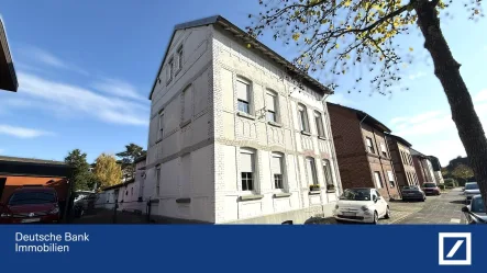 Seitenansicht - Haus kaufen in Mönchengladbach - *** Doppelhaushälfte mit Anbau und Stellplatz in Mönchengladbach-Hardterbroich ***