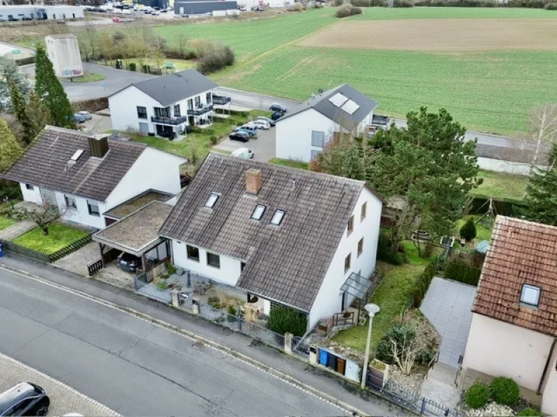 Außensicht - Haus kaufen in Würzburg - Familienglück in Lengfeld 