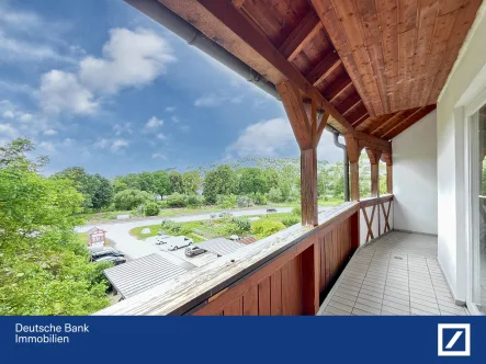 überdachter Balkon - Haus kaufen in Forchtenberg - Tolles 3 Familienhaus an der Stadtmauer in Forchtenberg 