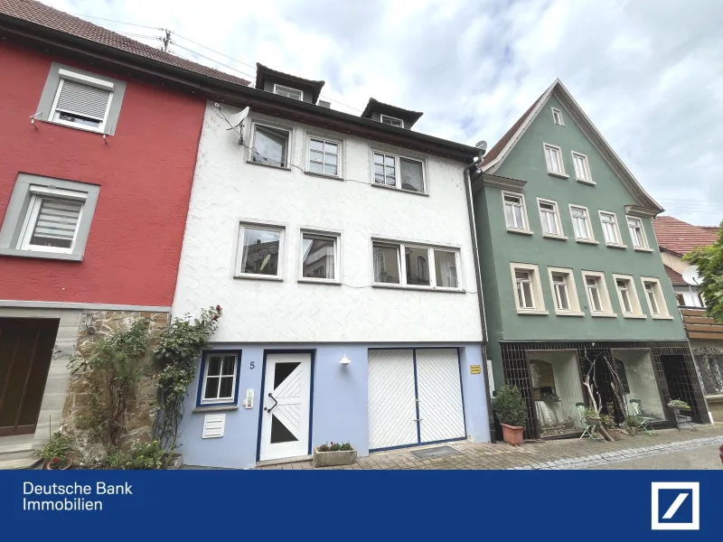 Frontansicht - Haus kaufen in Forchtenberg - Tolles 3 Familienhaus an der Stadtmauer in Forchtenberg 