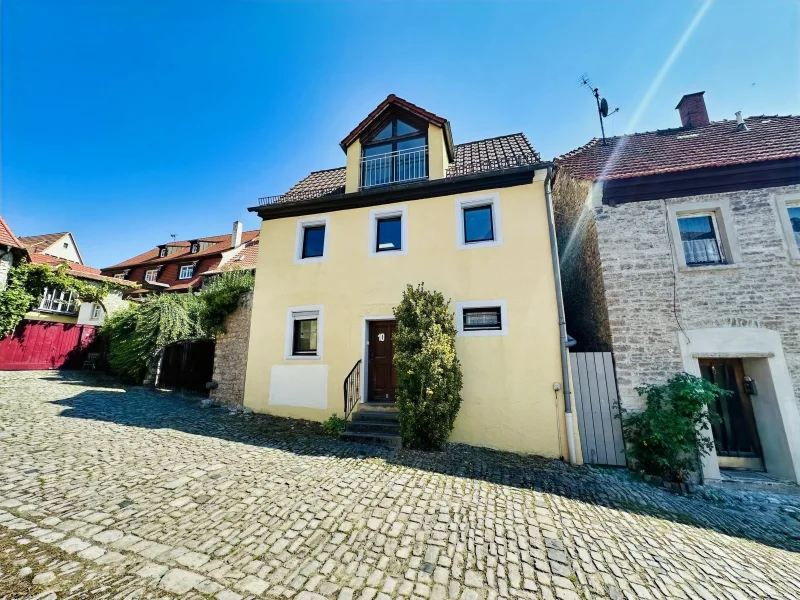 Frontansicht - Haus kaufen in Dettelbach - Ensemblegeschützes Juwel - Einzigartiges Einfamilienhaus in der Altstadt von Dettelbach!