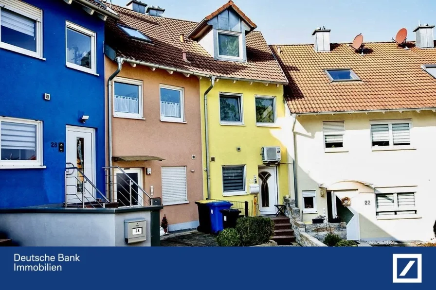 Frontansicht - Haus kaufen in Rottendorf - Wunderschönes Reihenmittelhaus in Rottendorf sofort einziehen und wohlfühlen 