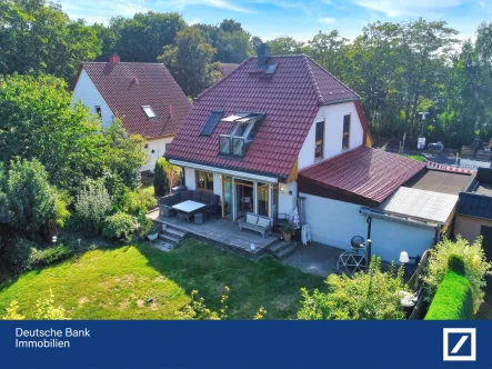 Außenansicht Garten - Haus kaufen in Hoppegarten - Gemütliche Familienoase mit Raum für Ihre Wohnträume!