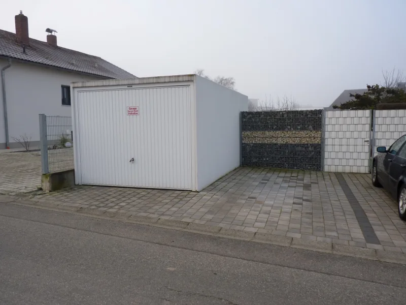 Garage die zu der Wohnung gehört