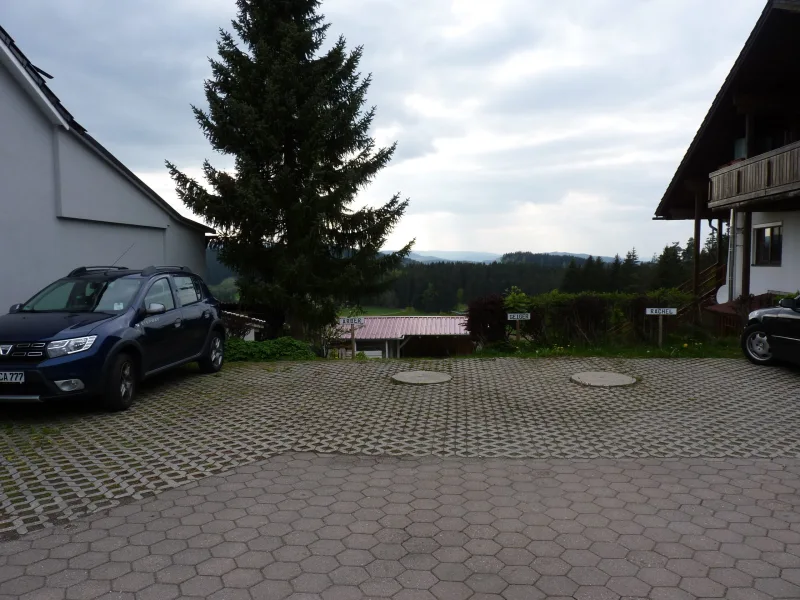 Parkplatz vor dem Haus