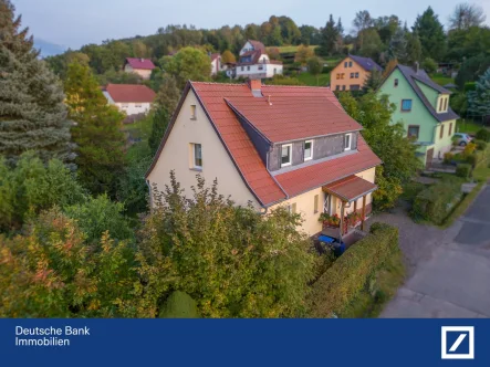 Frontansicht - Haus kaufen in Schmalkalden - Bezugsfertiges Einfamilienhaus mit Gartenparadies