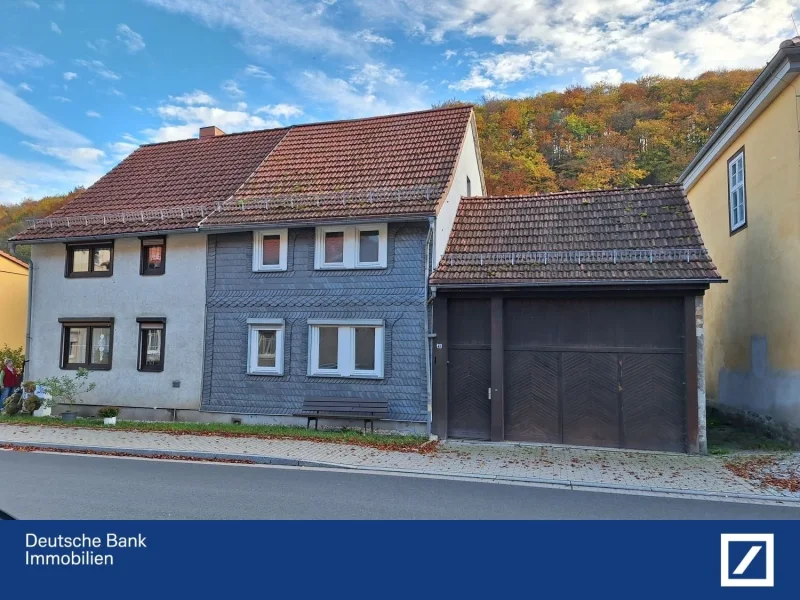 Ansicht - Haus kaufen in Geratal - Einfamilienhaus mit Blick auf die Burg!