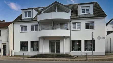 Außenansicht - Laden/Einzelhandel kaufen in Neckartenzlingen - Gewerbeimmobilie in Neckartenzlingen