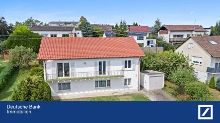 Frontansicht - Haus kaufen in Hechingen - Wohnen auf dem Hechinger - Schlossberg mit Hohenzollernblick 