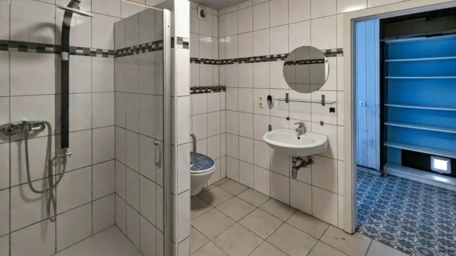 41168641_4-1. Badezimmer EG