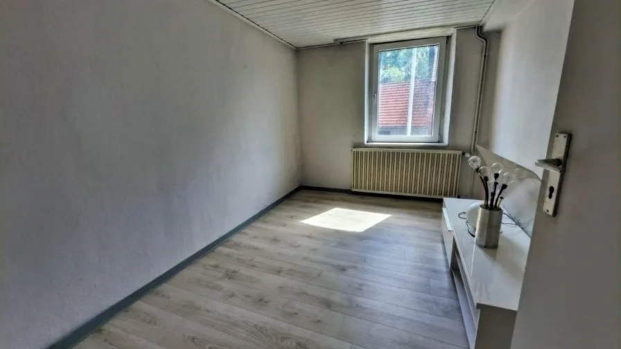 41168621_3-Büro _ kleines Kind