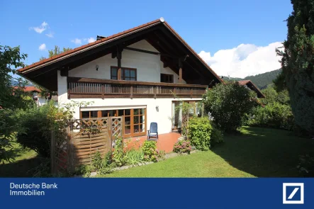 Hausansicht - Haus kaufen in Bernried - Gepflegtes Wohnhaus mit viel Platz in beliebter Wohnlage von Bernried / Edenstetten