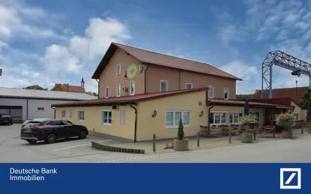 Außenansicht - Gastgewerbe/Hotel kaufen in Osterhofen - Bestens geführte Traditionsgaststätte mit besonderem Flair und 4 Wohnungen in Osterhofen