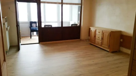 Wohnraum - Wohnung mieten in Regen - Regen - Großzügiges, teilmöbliertes 1-Zimmer-Apartment mit herrlicher Aussicht