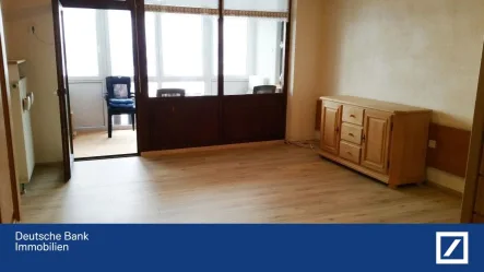 Wohnraum - Wohnung mieten in Regen - Regen - Großzügiges, teilmöbliertes 1-Zimmer-Apartment mit herrlicher Aussicht