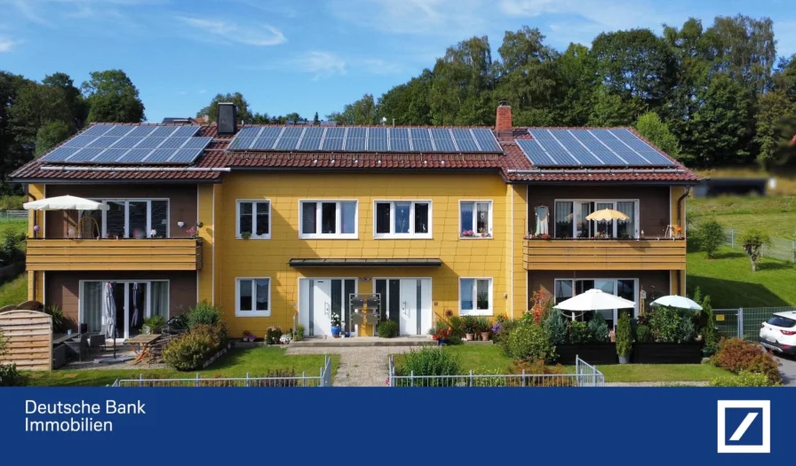 Luftbild - Haus kaufen in Freyung - *Neue, nette VERmieter gesucht!* 4 Familienhaus + PV-Anlage + Baulücke in Freyung