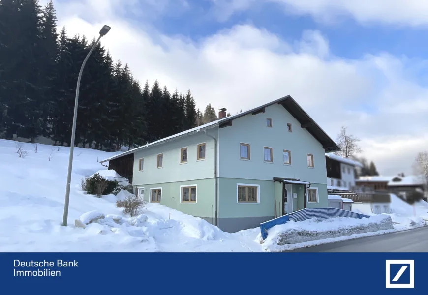 Außenansicht - Haus kaufen in Philippsreut - *Winterzauber im Skigebiet in Mitterdorf* Wohnhaus mit Scheune im Bayerischen Wald