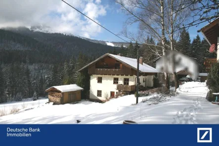 Haus - Haus kaufen in Bayerisch Eisenstein - Idyllisch gelegenes Landhaus mit Nebengebäude in Bayerisch Eisenstein - Bay. Wald