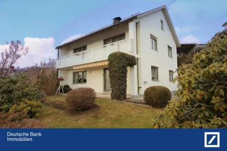 Hausansicht - Haus kaufen in Regen - Äußerst gepflegtes, charmantes Einfamilienhaus in sehr schöner Lage von Regen / Bayer. Wald