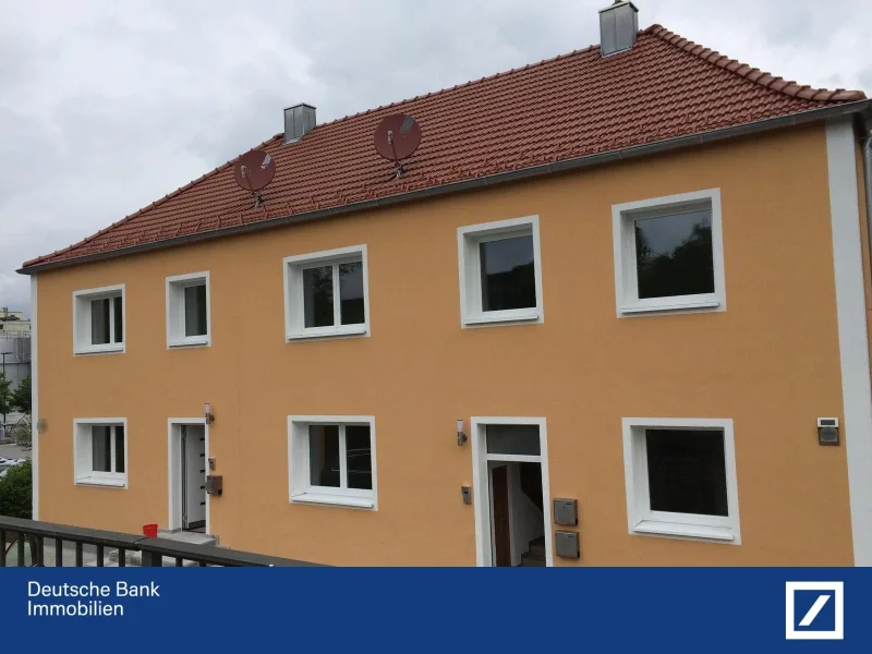 Hausansicht - Haus kaufen in Vilshofen - Saniertes Doppelhaus mit 3 Wohneinheiten in Vilshofen