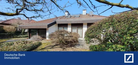 Außenansicht - Haus mieten in Deggendorf - Großzügiger Bungalow mit herrlichem Garten in Deggendorf zu vermieten.